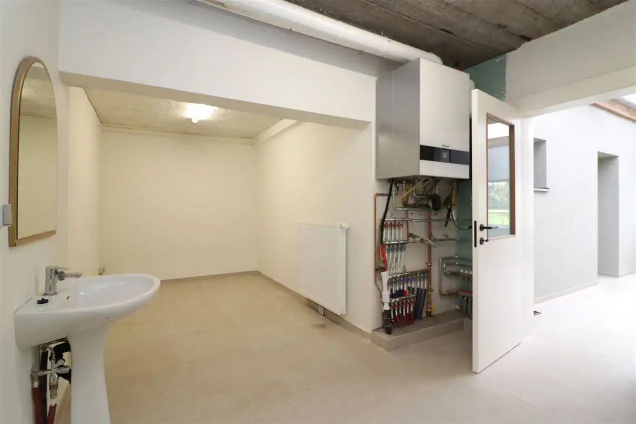 Gerenoveerde woning met 4 slpk, tuin, garage foto 36