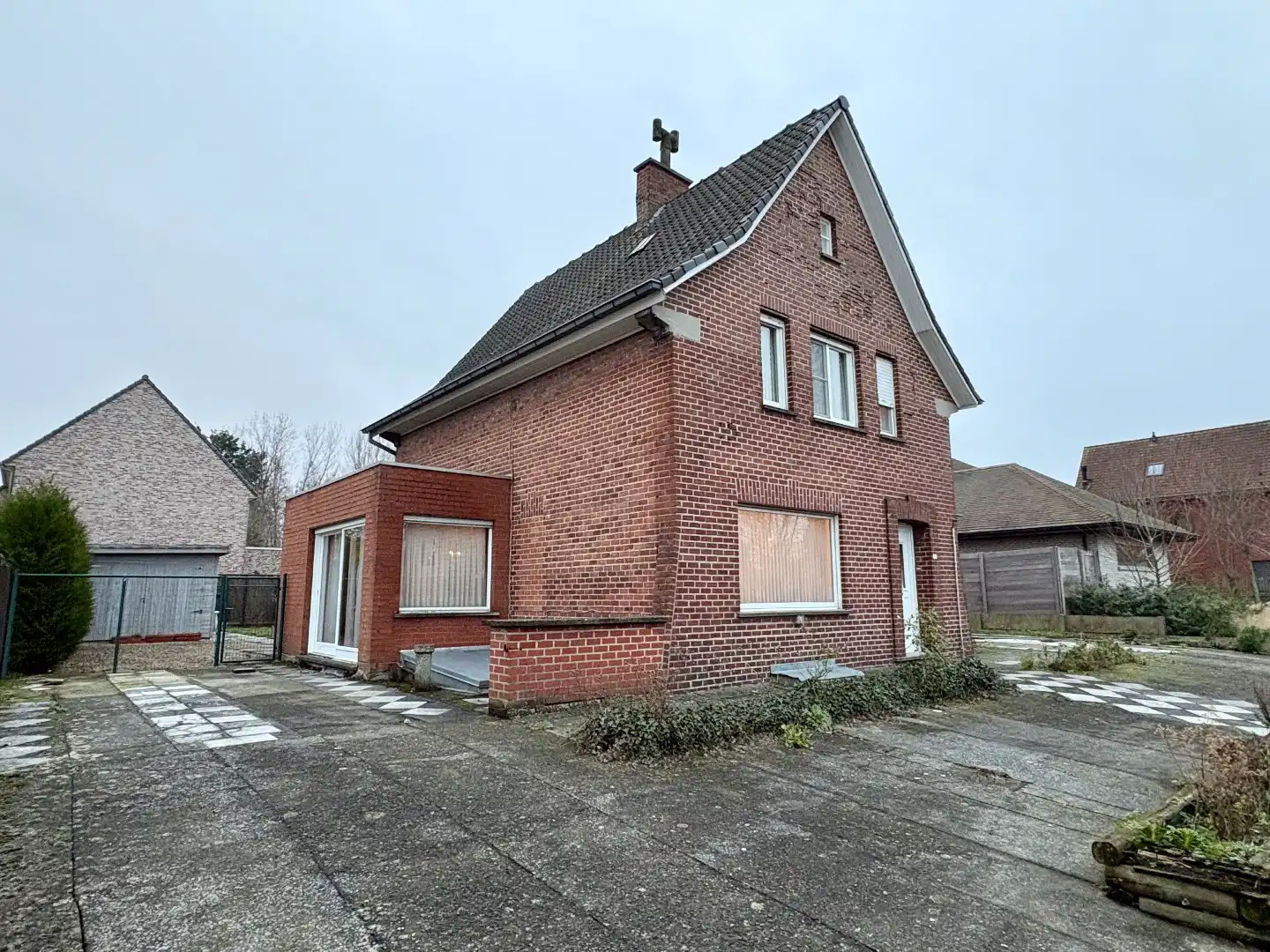 Alleenstaande woning te koop in Kuurne met ruime tuin, 3 slaapkamers en een topligging.  foto 14