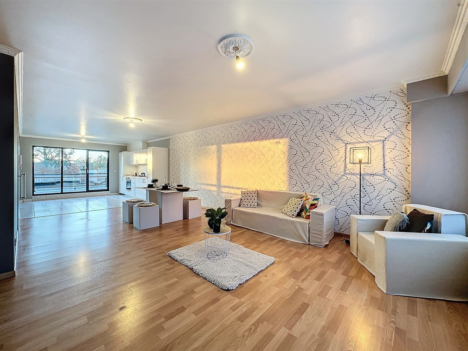 Ruim 3-slk appartement met overdekt terras op centrale ligging foto 2