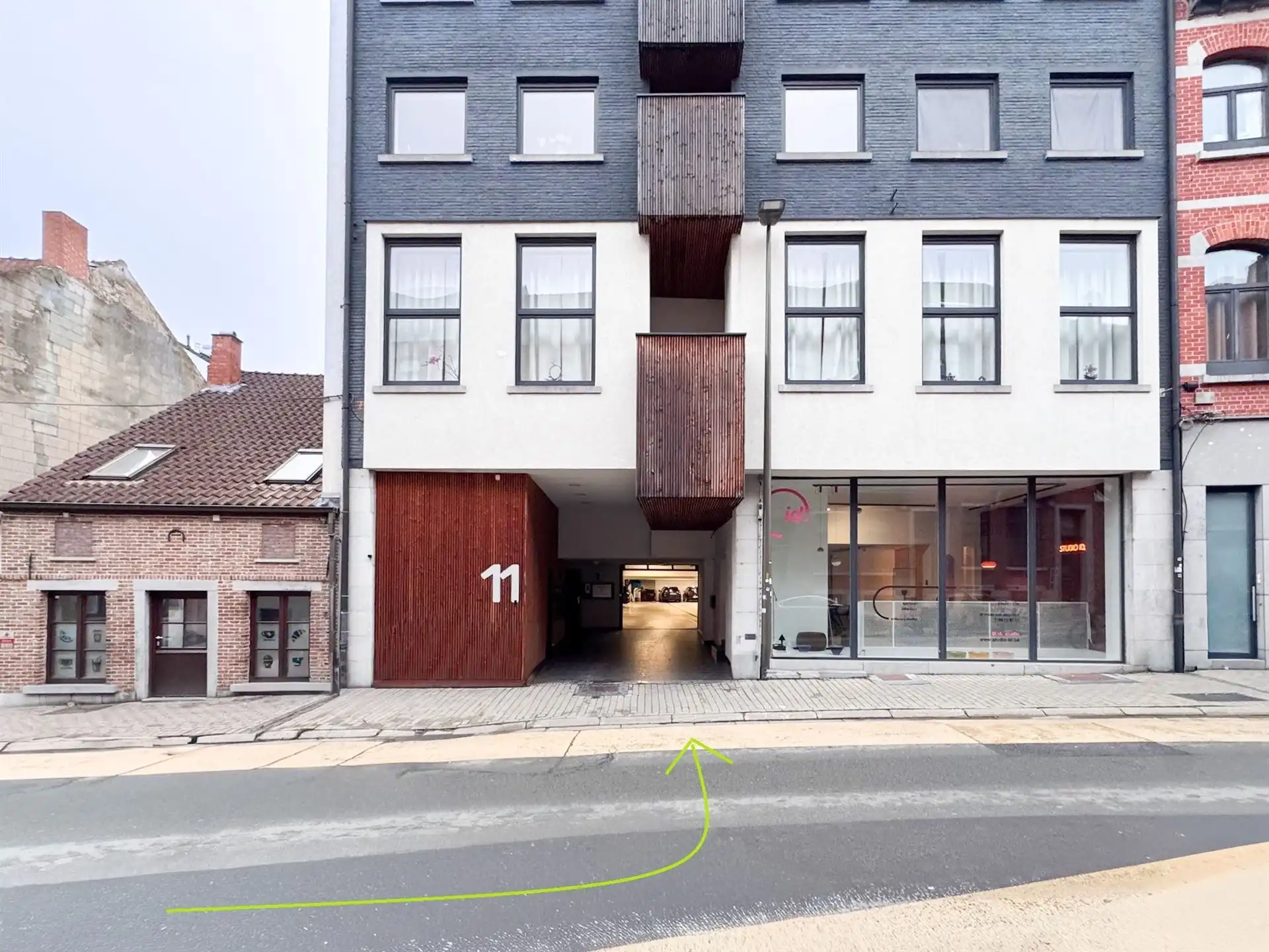 Garage foto {{pictureIndex}}