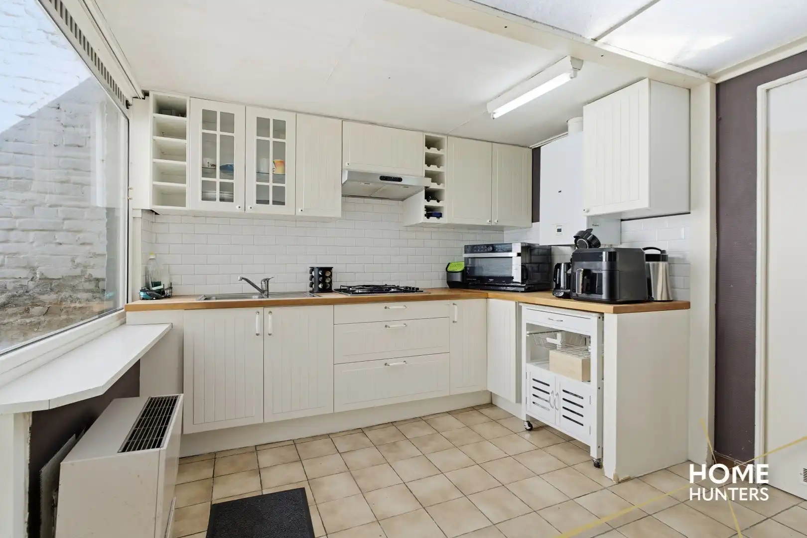 Ruime halfopen bebouwing met 4 slaapkamers in het hart van Diksmuide! foto 5