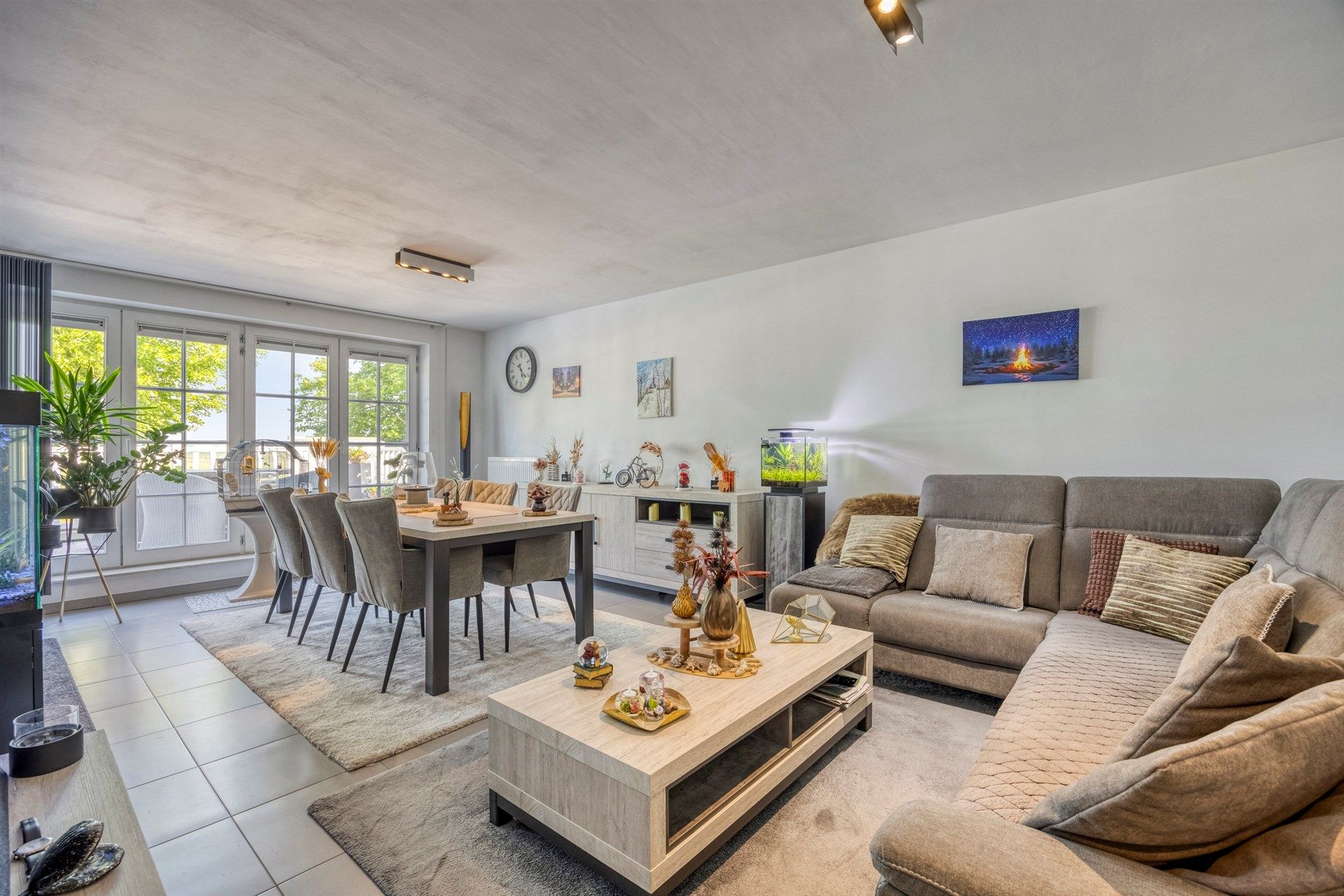 Comfortabel 2 slaapkamer appartement met ondergrondse parkeerplaats en een schitterend uitzicht op uitgestrekt landschap (94m²) foto 4