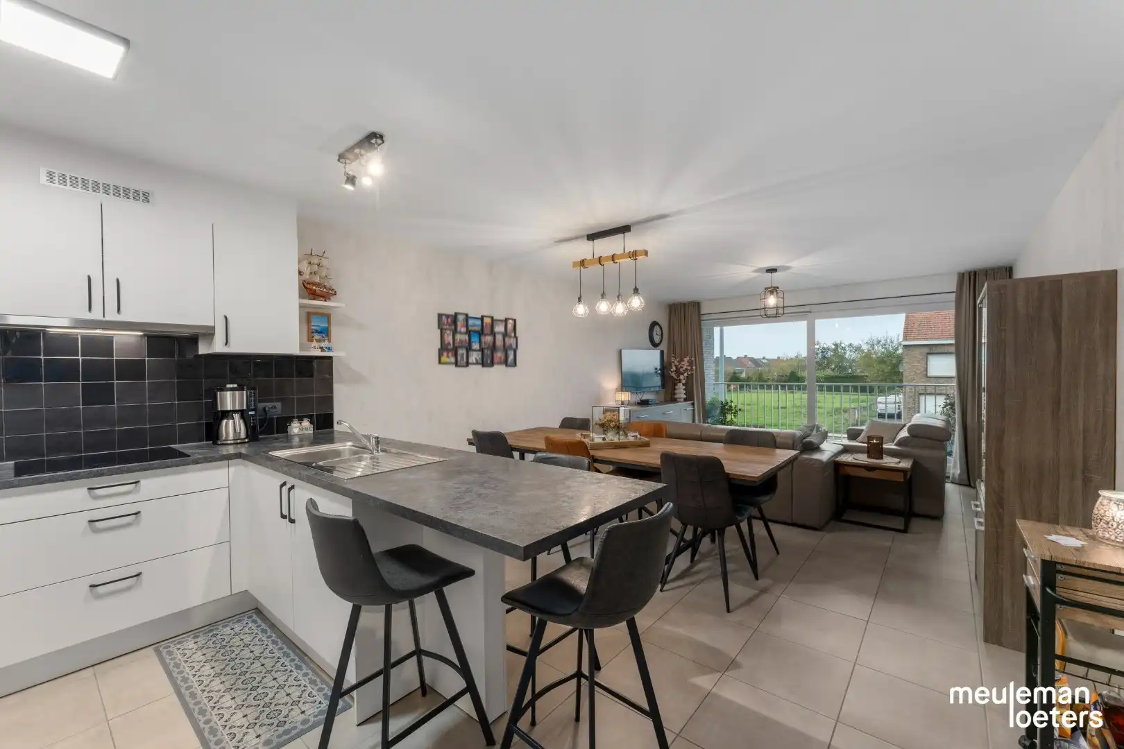 Recent appartement met twee ondergrondse autostaanplaatsen foto 4