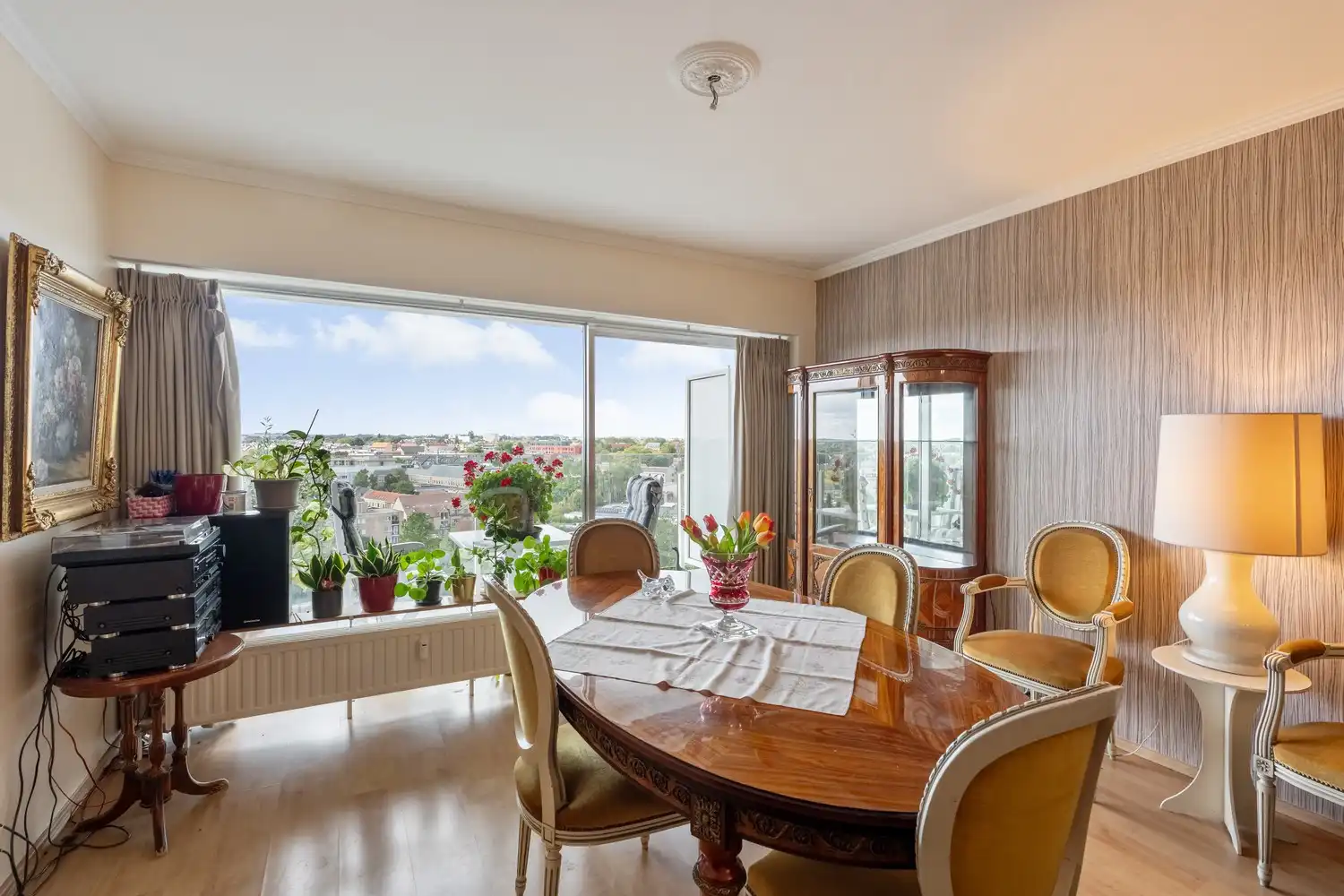 Appartement met garage en kelder op gunstige locatie! foto 7