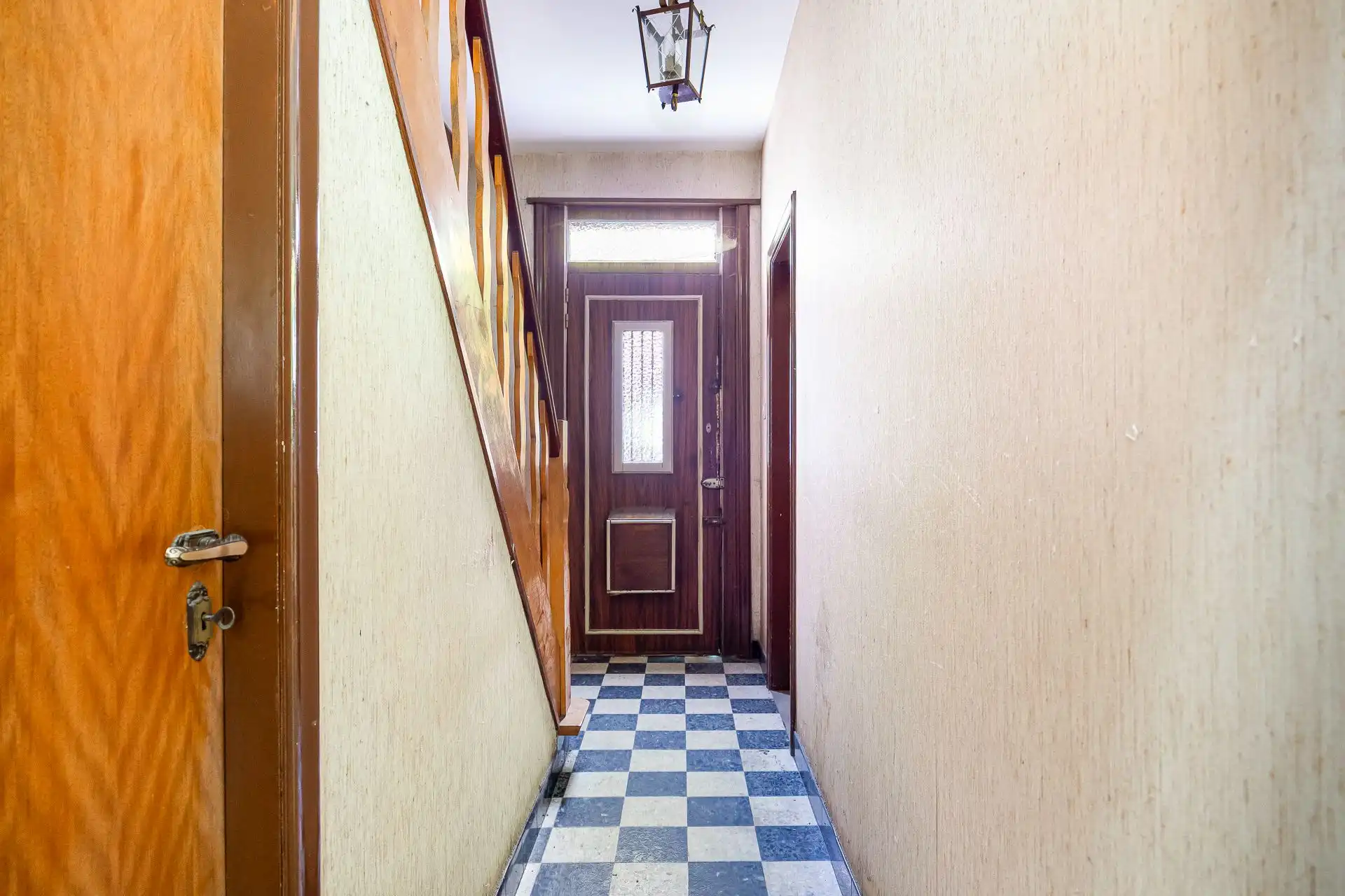 Te renoveren eengezinswoning met 2 slaapkamers en stadstuin foto 2