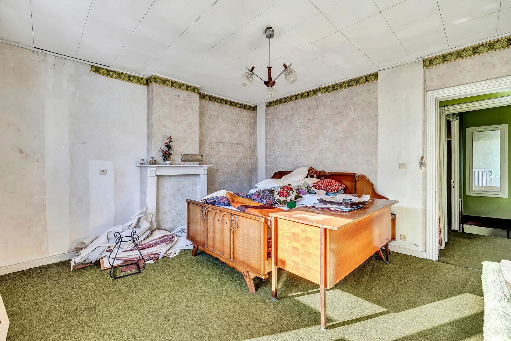 Te renoveren woning met ruime garage en tuin foto 13