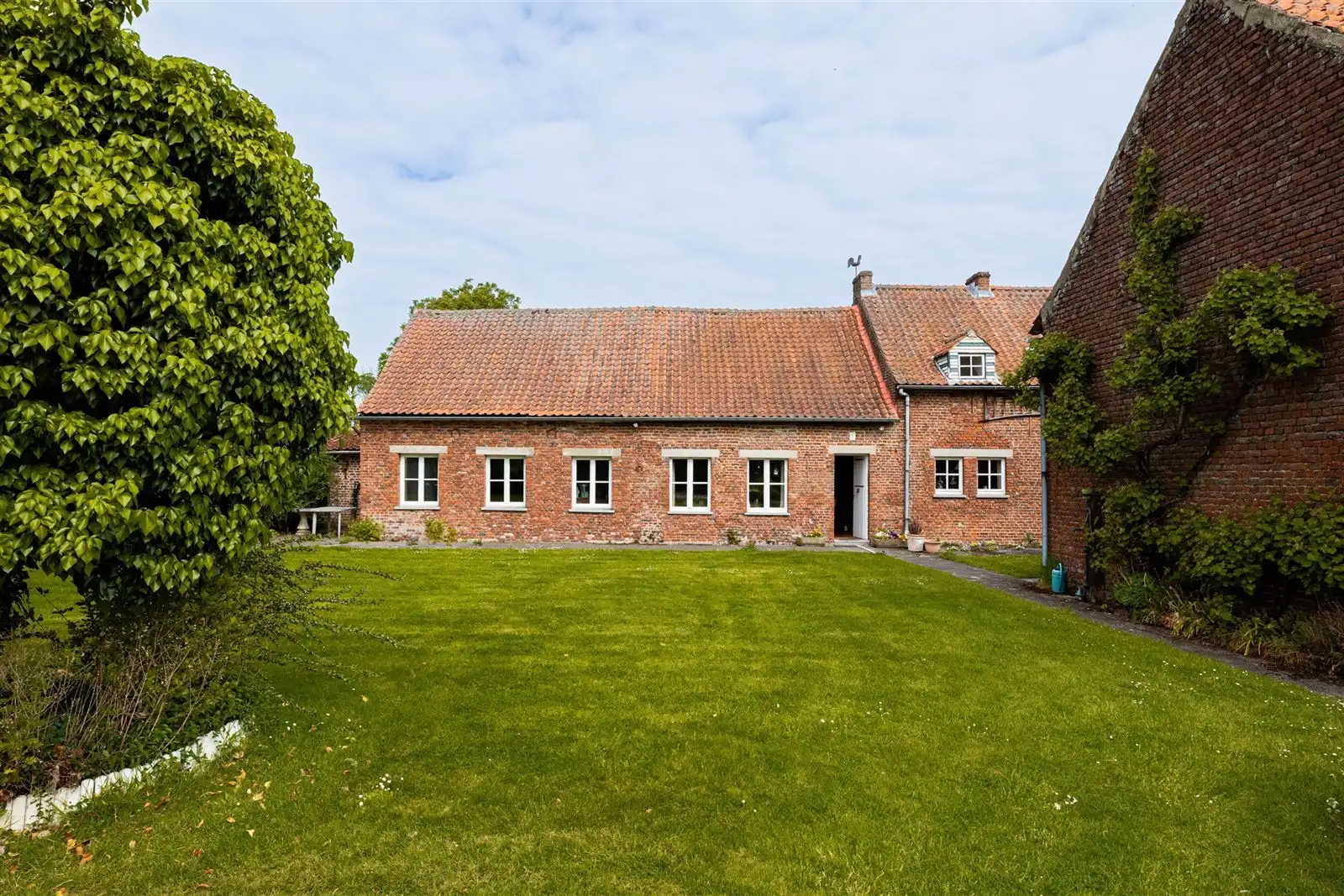 TE RENOVEREN Fermette met bijgebouwen op 64 are foto 5