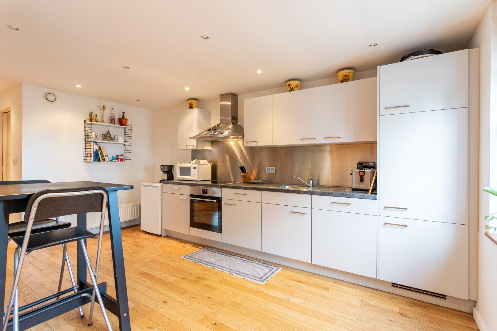 Gerenoveerd appartement met 3 slaapkamers, 2 autostaanplaatsen en zonder gemeenschappelijke lasten foto 6