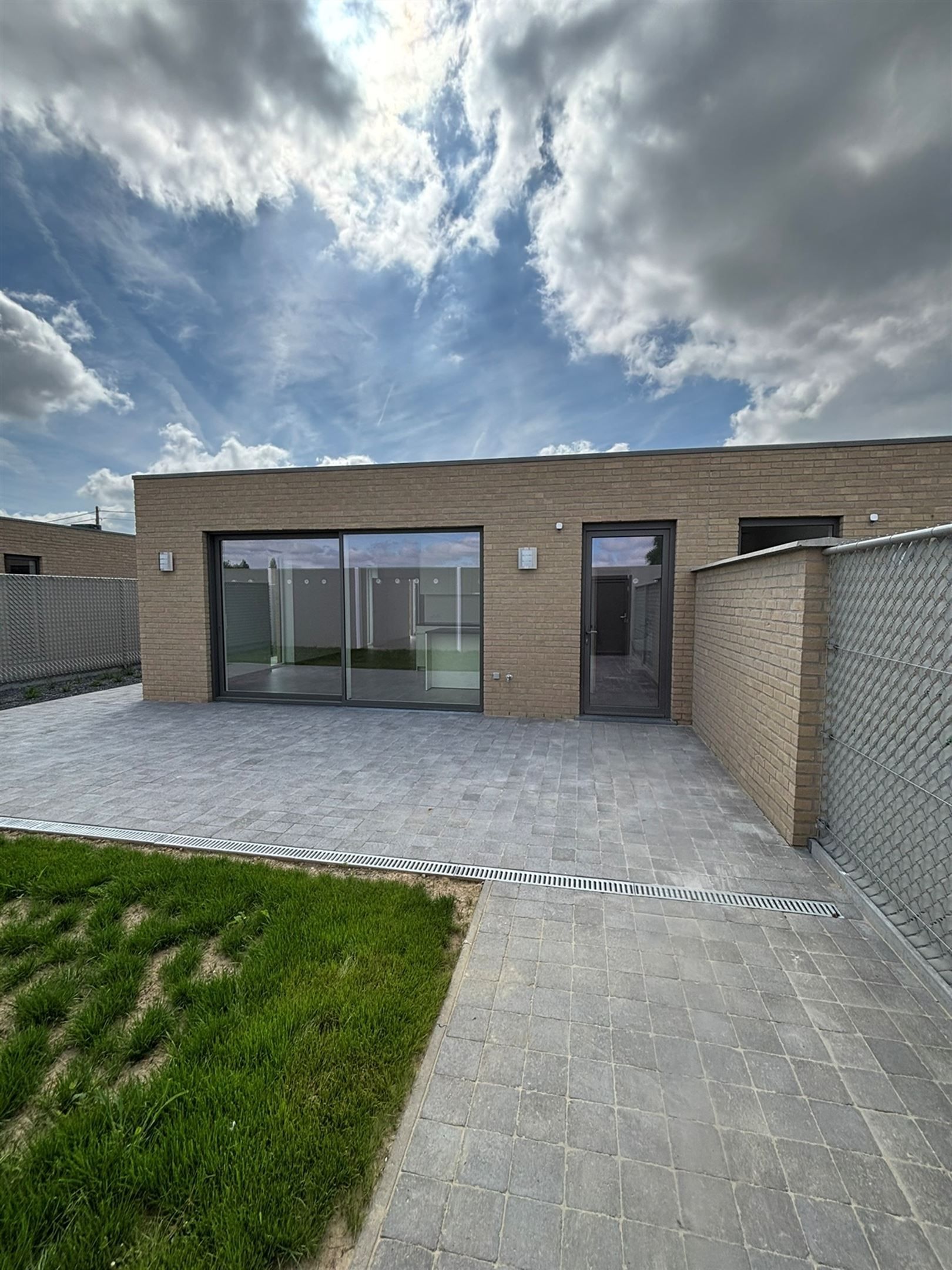 Bungalow met garage foto 17