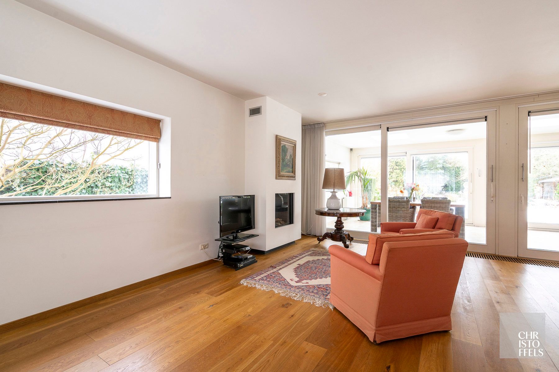 Villa (336m²) met 3 slaapkamers en een zwemvijver op een perceel van 1.219m²!  foto 4