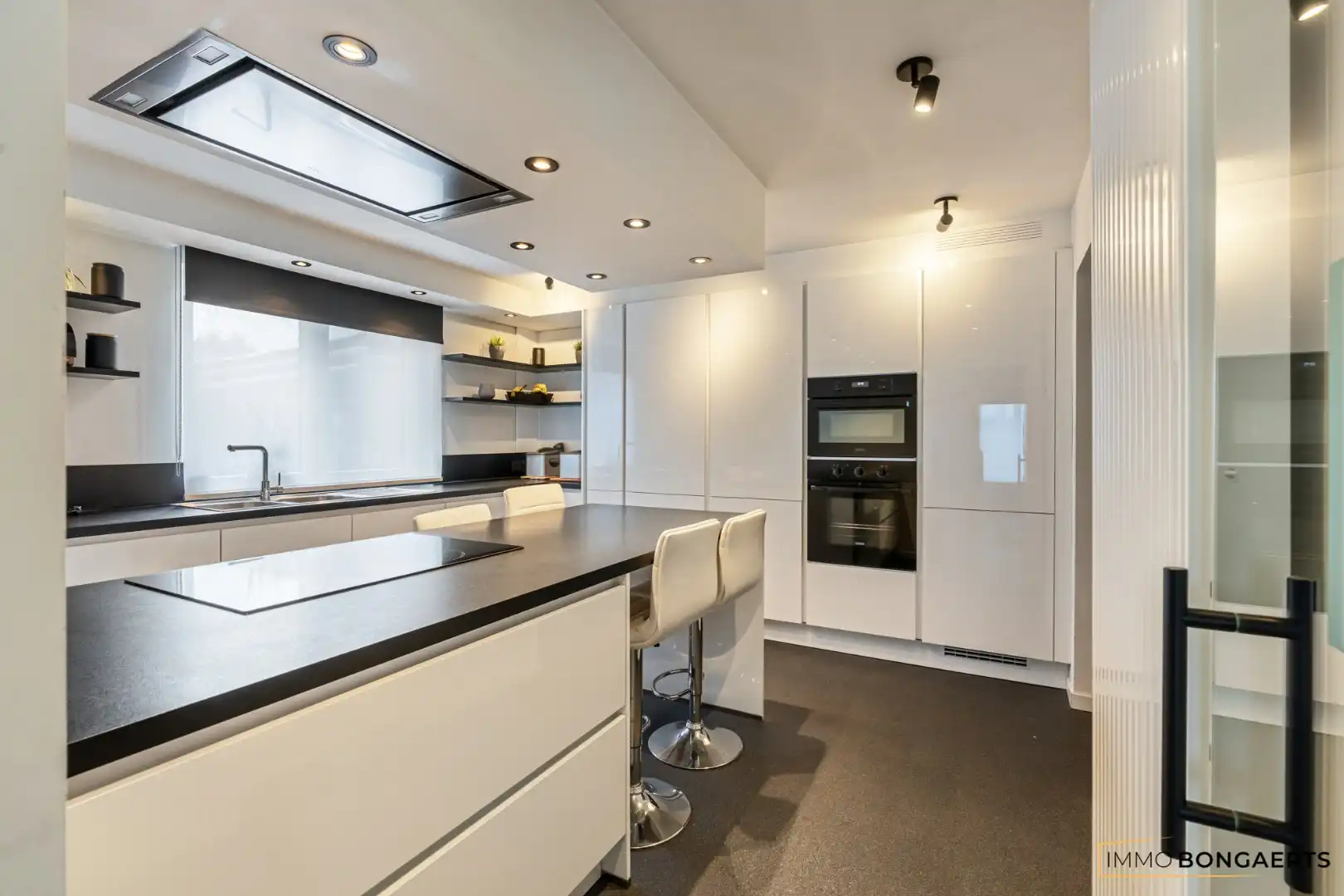Exclusieve woning met volledig uitgeruste wellnesspraktijk nabij Hasselt foto 8