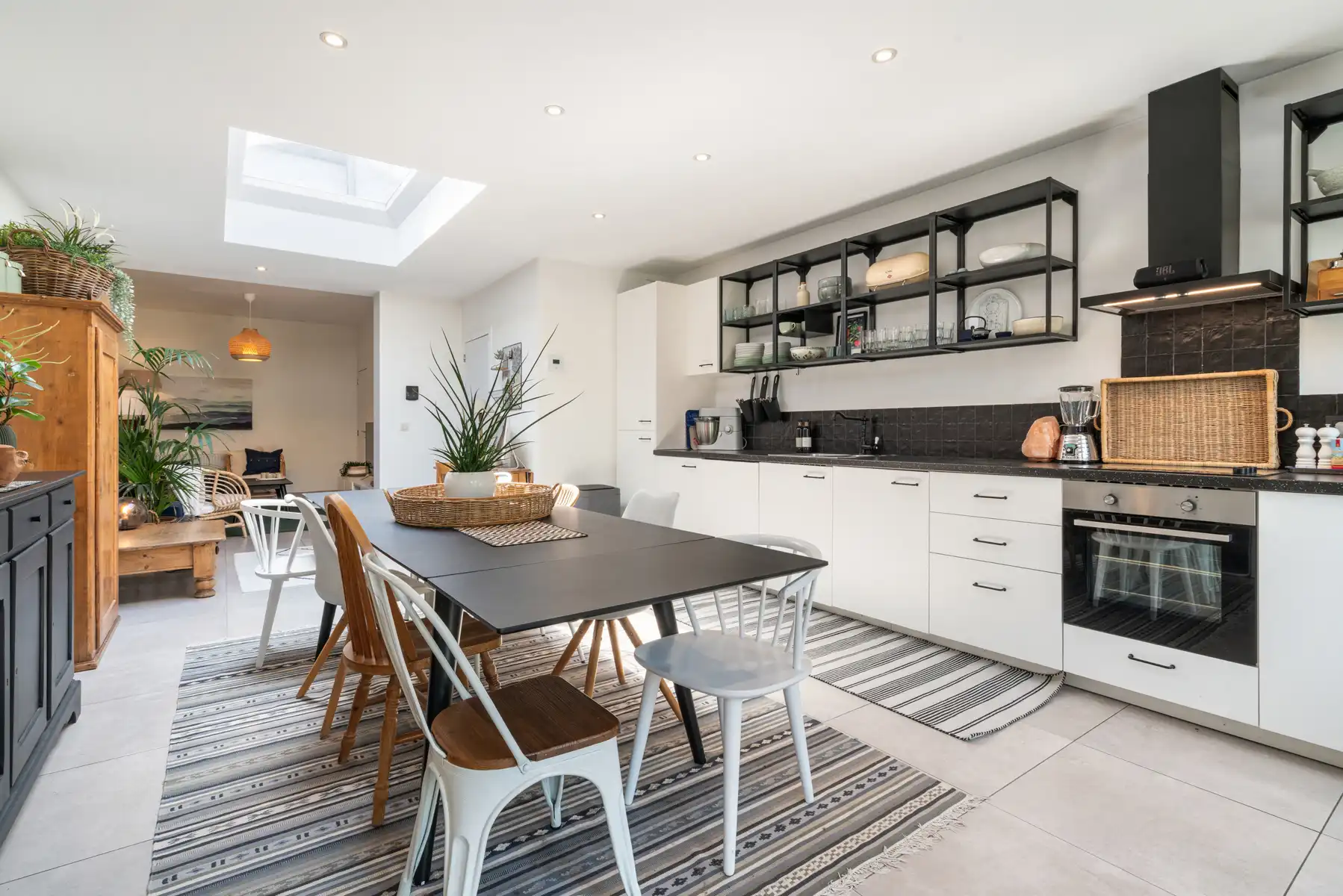 Volledig gerenoveerde rijwoning met stadstuin in Aalst foto 11