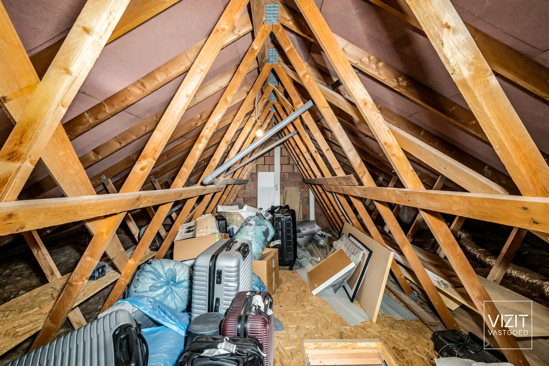 Rustig gelegen recente gezinswoning met 3 slaapkamers foto 14