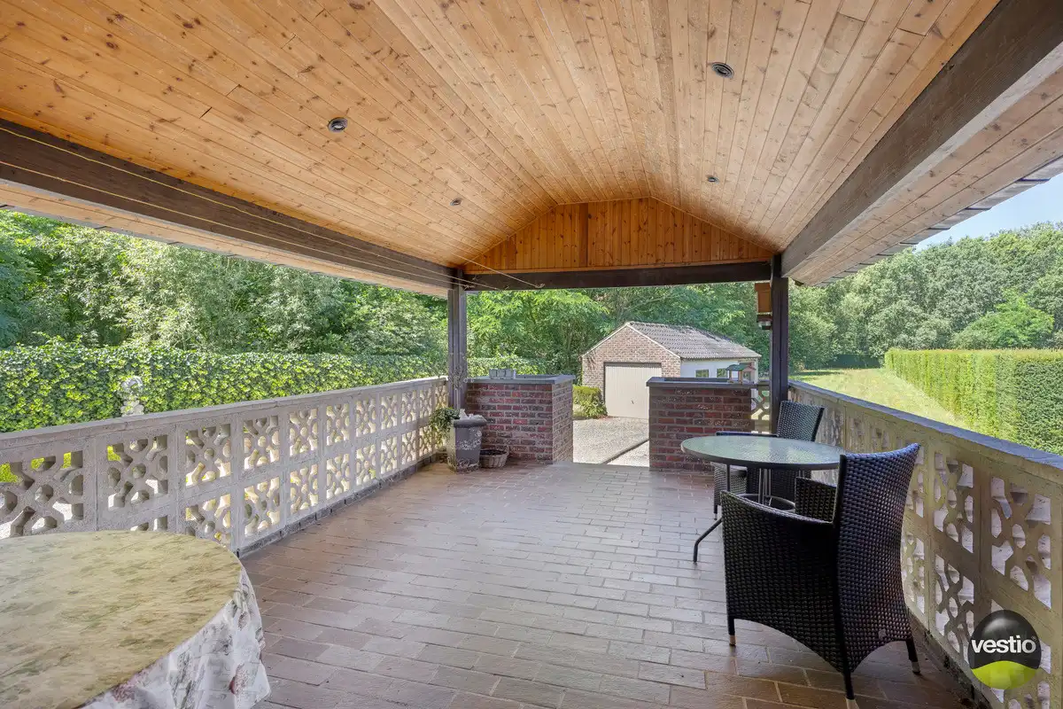 RUSTIG GELEGEN TIJDLOZE WONING MET 4 SLK EN RUIME TUIN. foto 15
