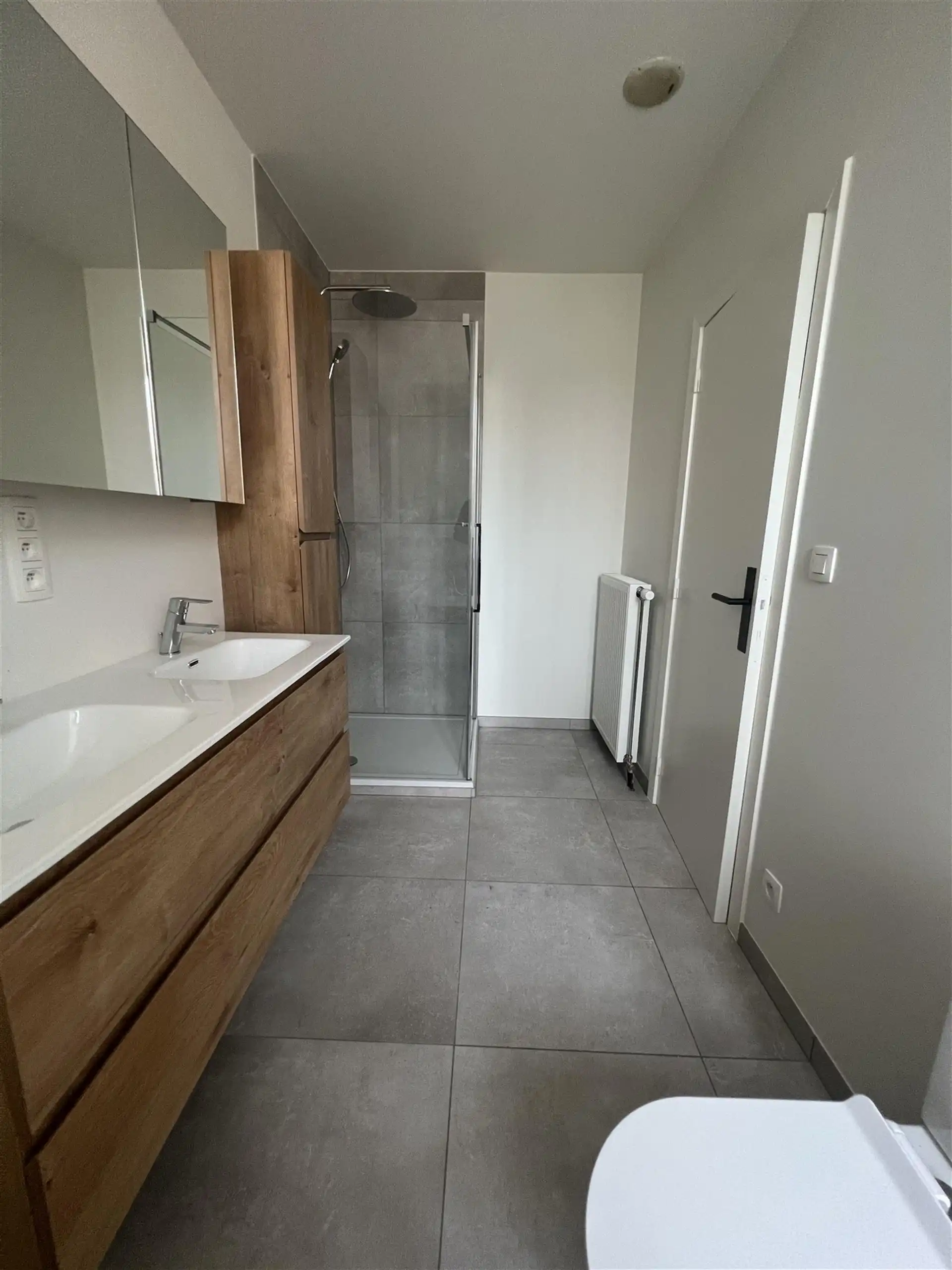 Deze knusse volledig gerenoveerde stadswoning situeert binnen het ei van Brugge. foto 4