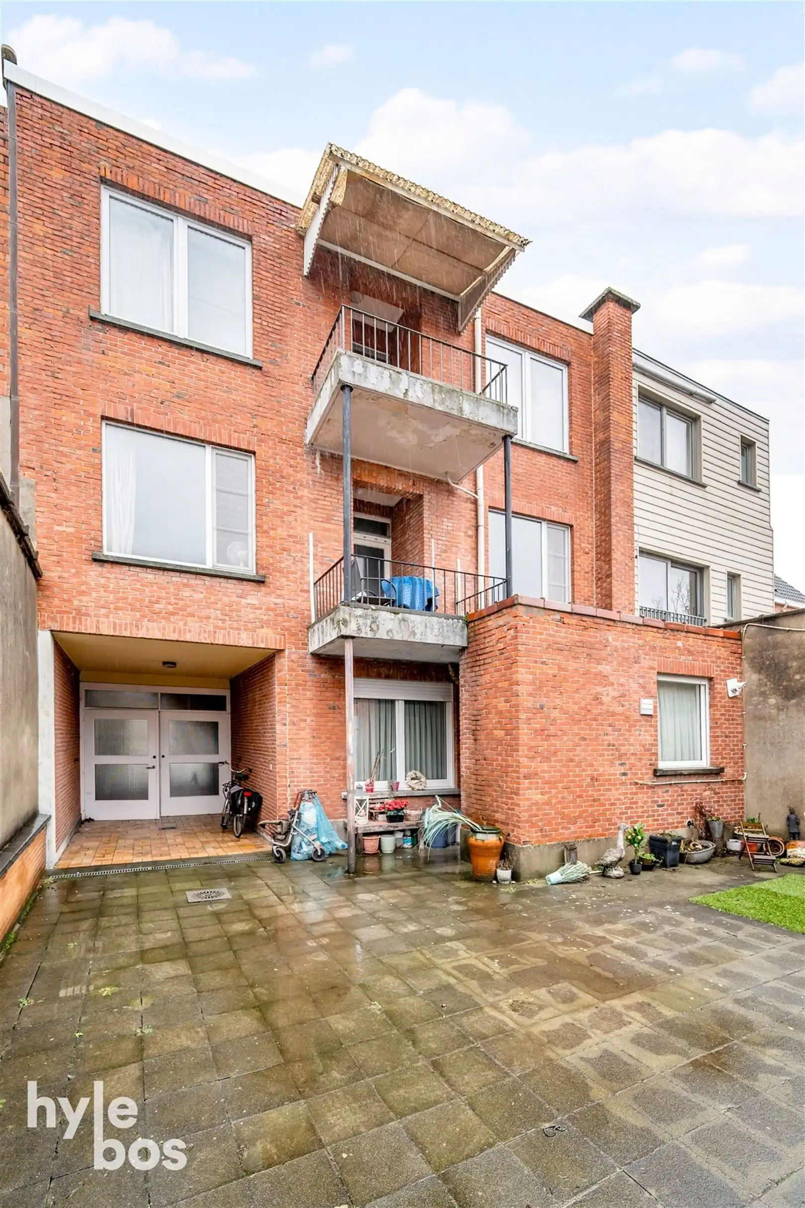 Opbrengsteigendom van 3 appartementen + 3 garages foto 32