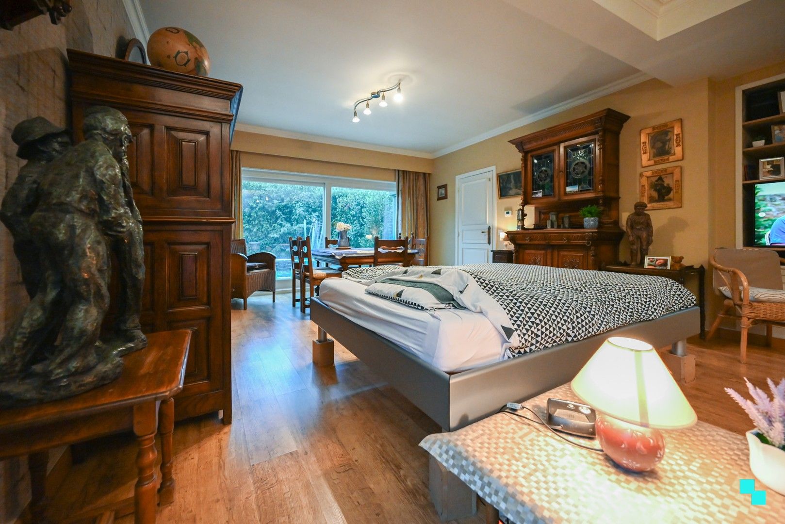 Zeer ruime HOB met vier slaapkamers te Heule foto 7