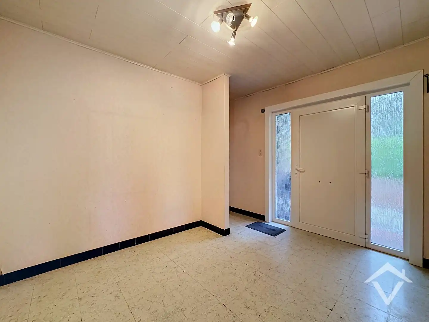 Woning met 3 slaapkamers en garage te Koekelare  foto 11