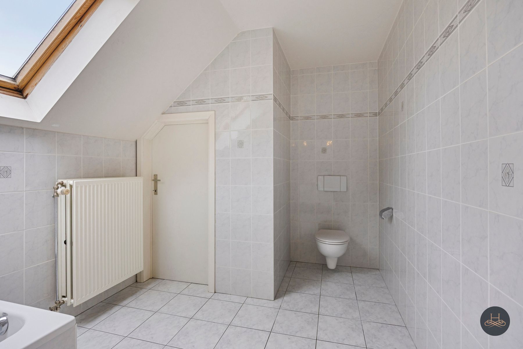 Ruime woonst met achterliggende loods - aandelenoverdracht foto 23