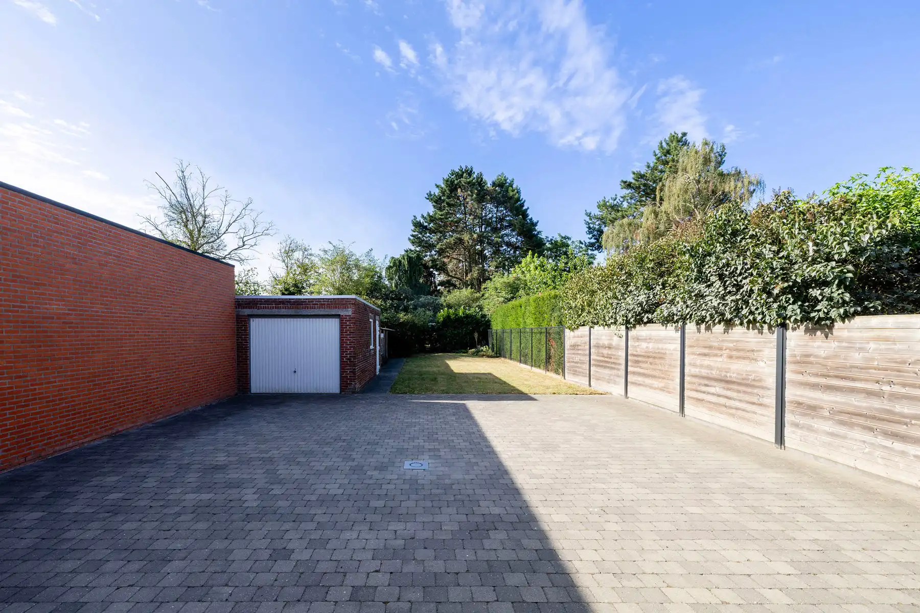 Renovatieproject met 3 slaapkamers, garage en tuin 800 m² foto 5