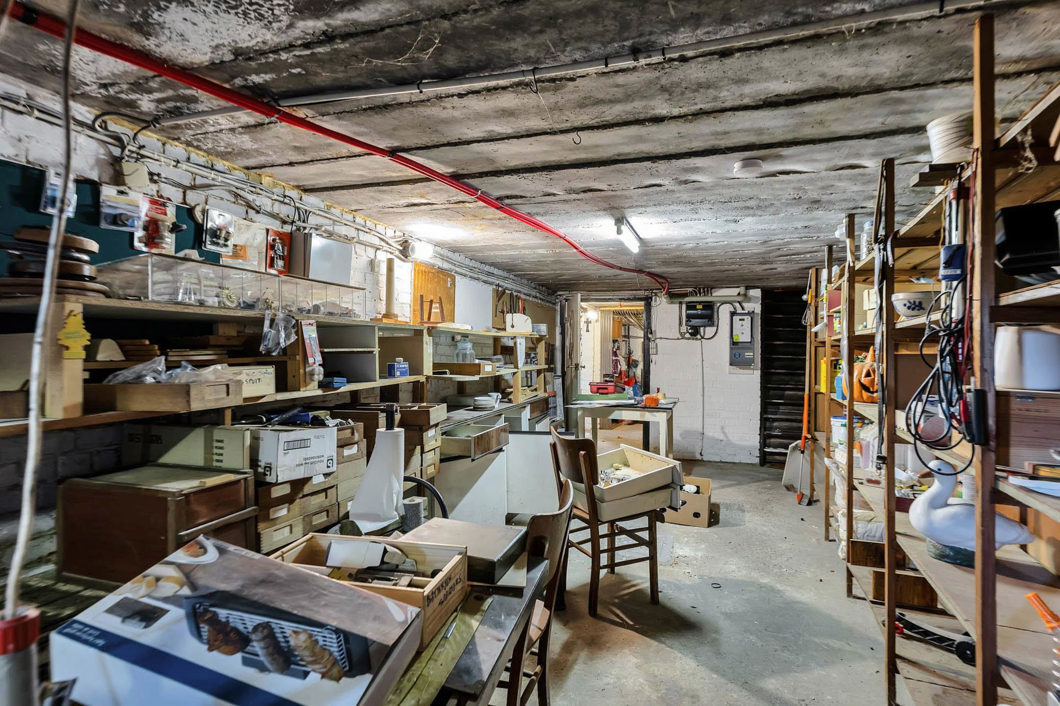 Te renoveren HOB met ruime garages en tuin foto 14