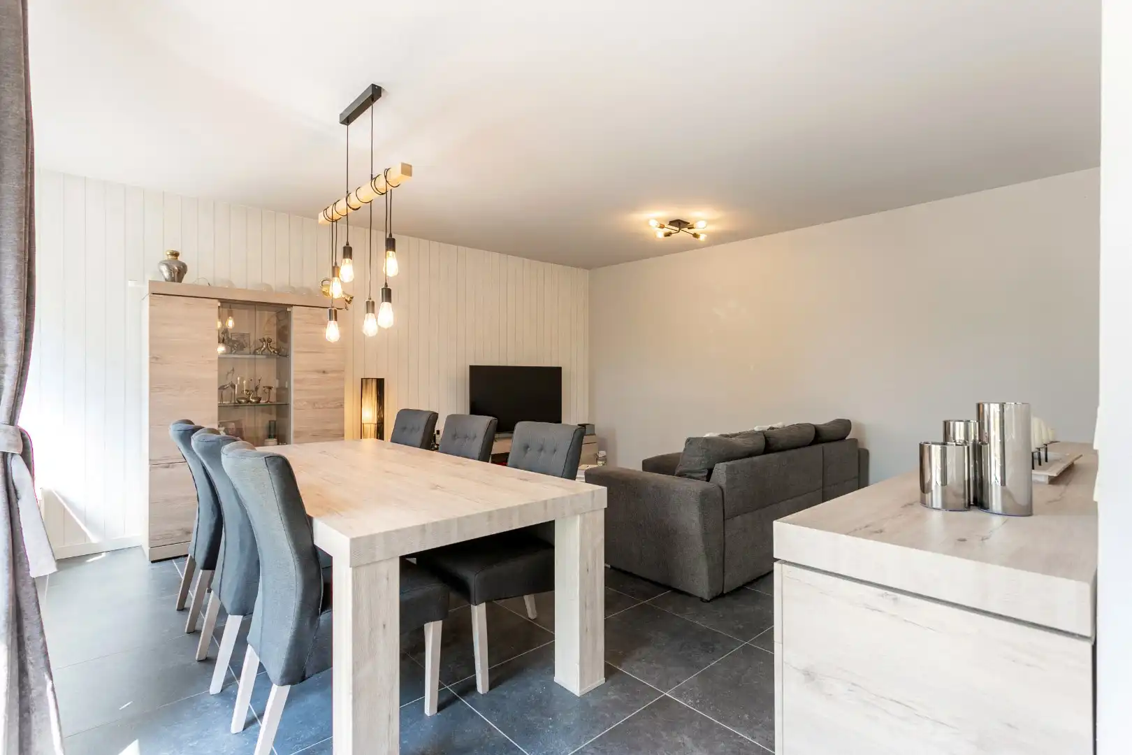 Instapklaar duplex app. 2 slpk met terras en parkeerplaats  foto 4