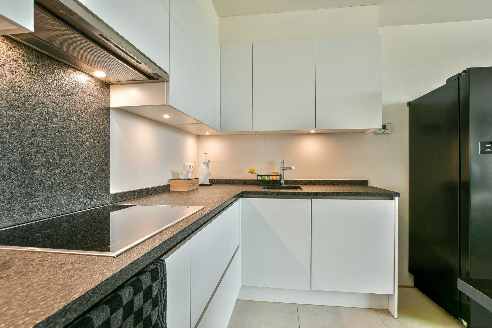 Modern 2-slaapkamerappartement op de derde verdieping met terras nabij duinen en strand, De Haan foto 9