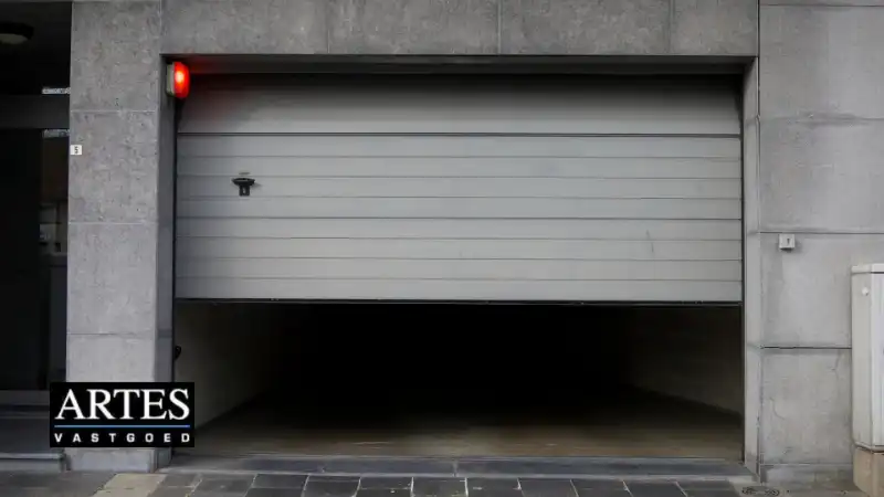 Handelspand van 122 m² in Genk-centrum, tegenover Shopping 1 foto 7