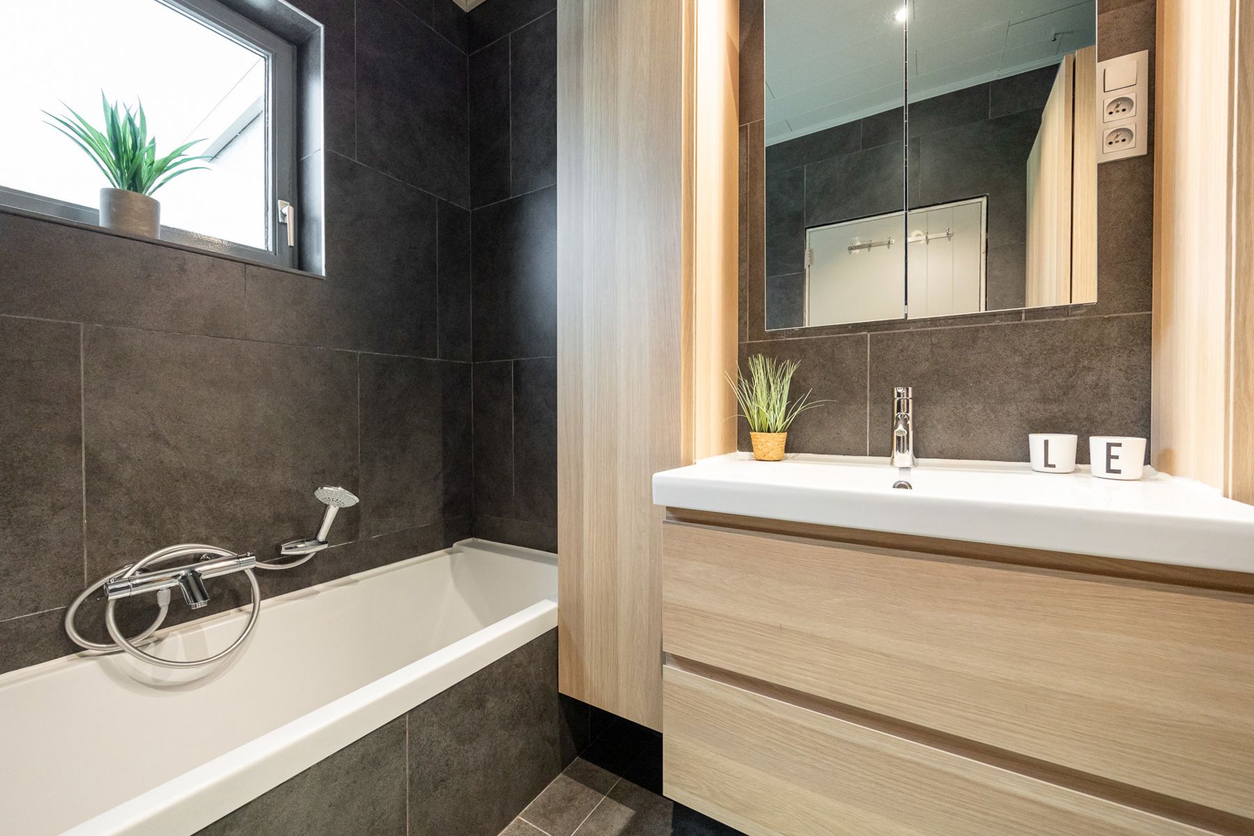 Charmante en goed onderhouden woning met 2 à 3 slk + garage foto 15