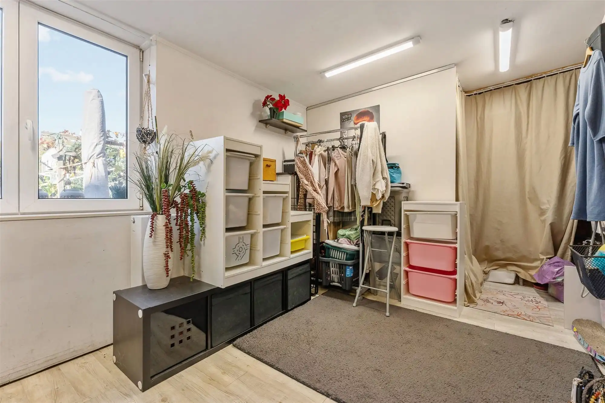 PERFECT ONDERHOUDEN WONING MET 4 SLAAPKAMERS OP CENTRALE LIGGING IN STAL (BERINGEN) foto 12