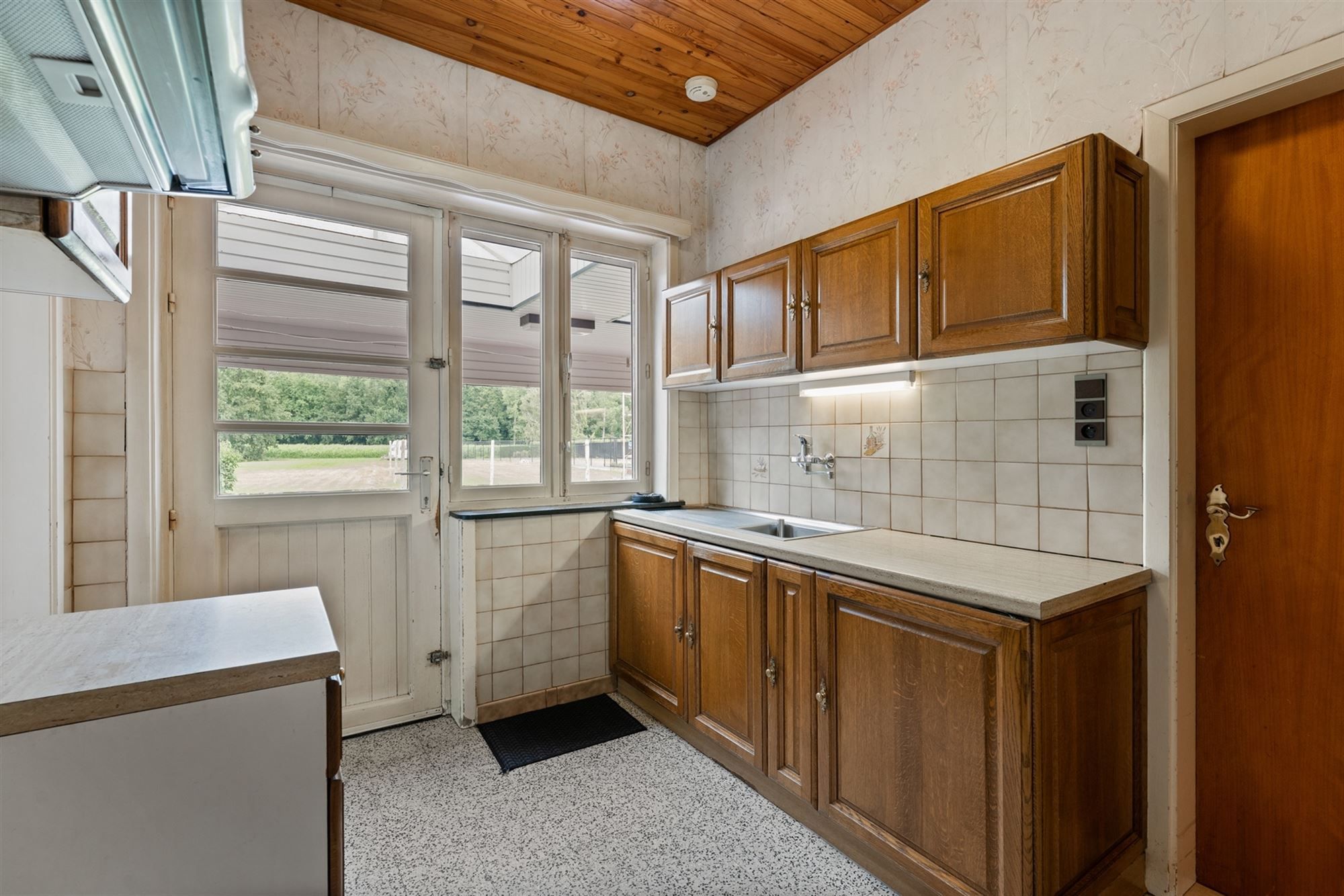 WONING VAN 200M² EN GROTE TUIN VAN 20A92CA TE KERMT foto 10