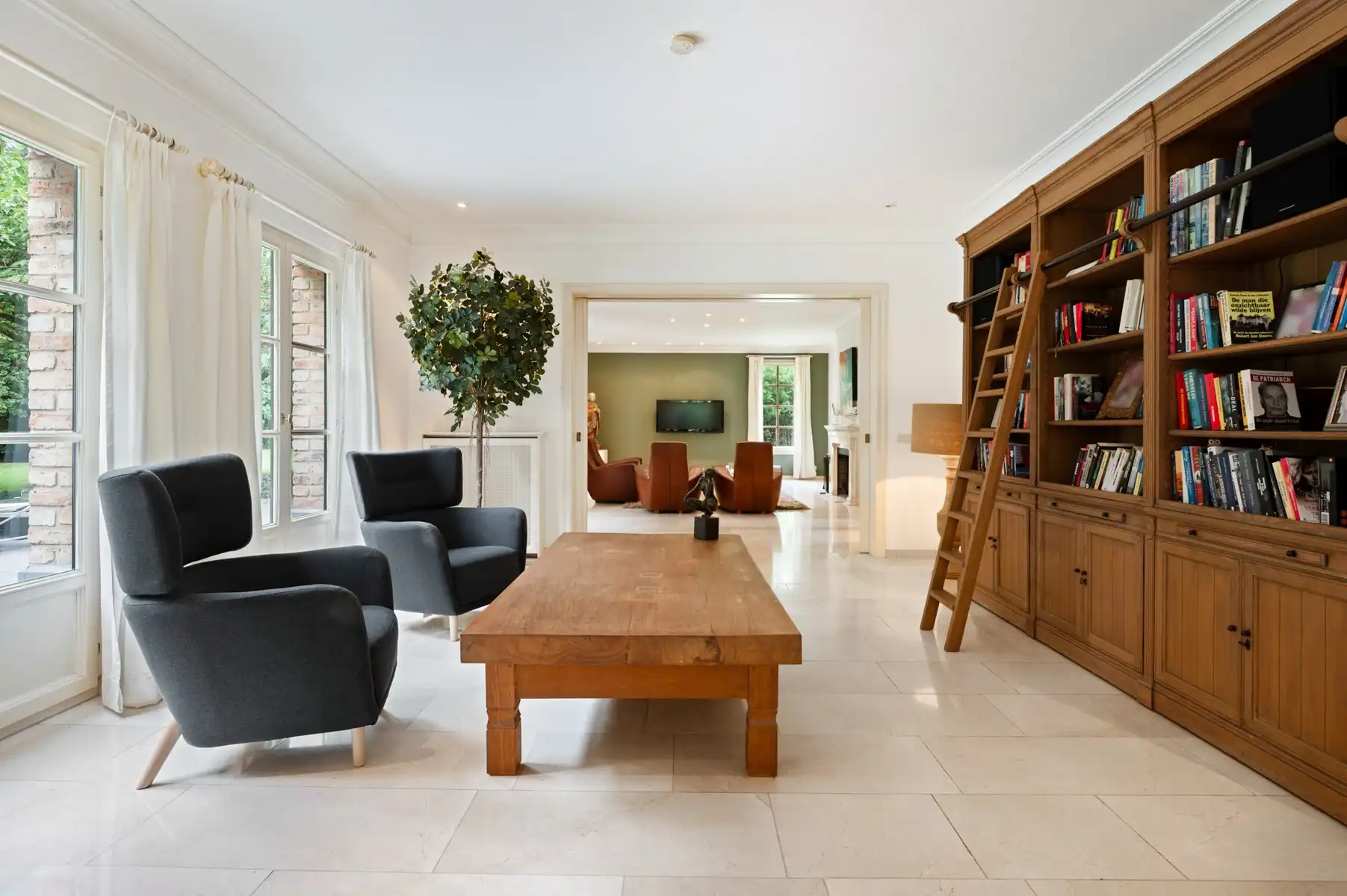 Exclusieve villa met parktuin foto 18