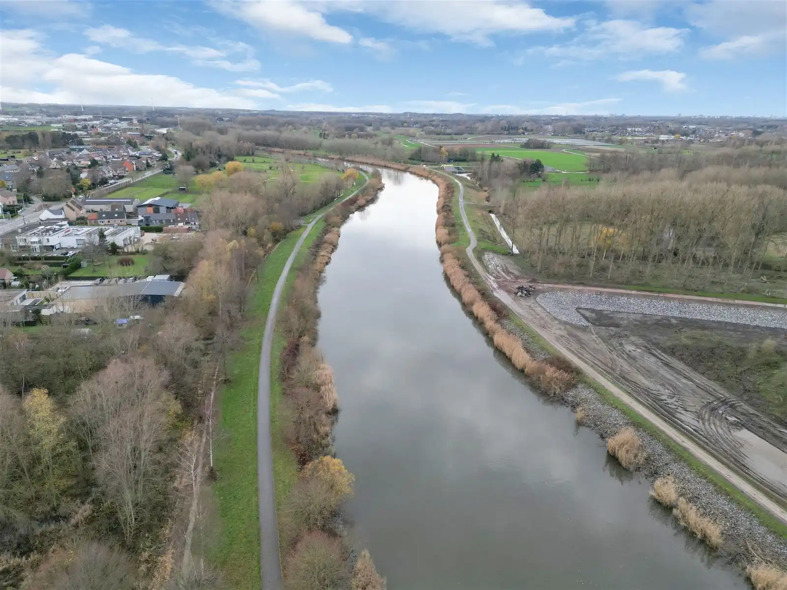 Bouwgrond met pand op toplogging in Wetteren. foto 4