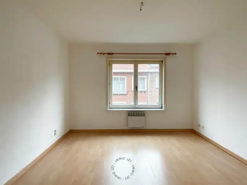 Instapklaar appartement met 2 slaapkamers en staanplaats nabij centrum Beveren foto 8