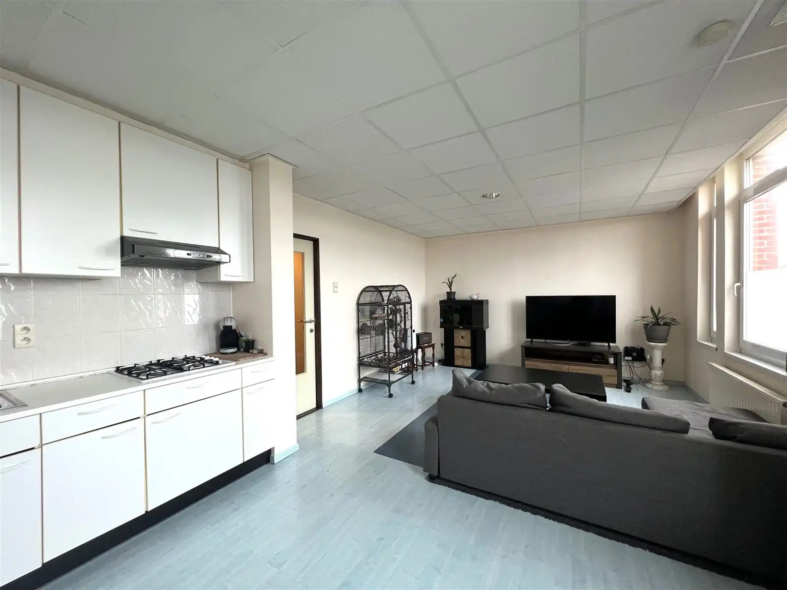 Zonnig appartement met 1 slaapkamer gelegen op de 2de verdieping van een kleinschalig gebouw. foto 3