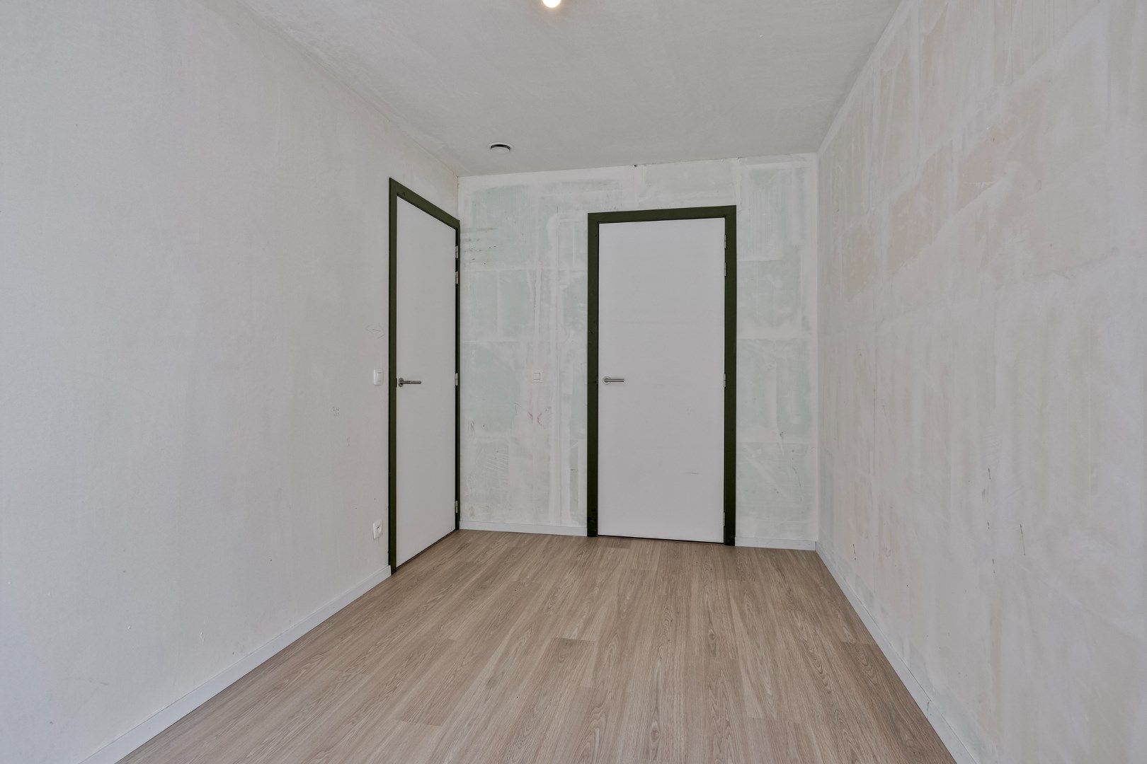 Luxueus gelijkvloers 3-slaapkamerappartement met tuin en terras! 6% BTW mogelijk  foto 16