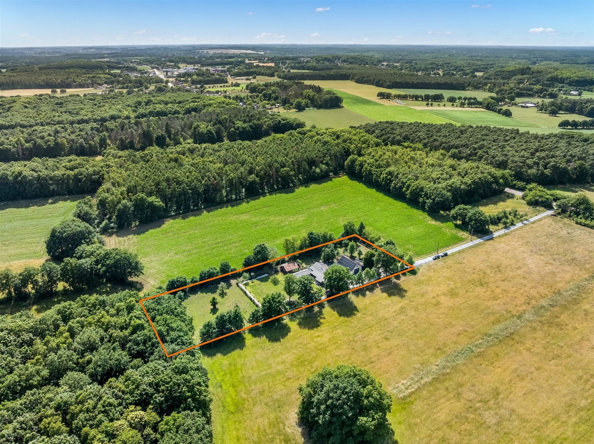 CHARMANTE WONING MET 5 SLAAPKAMERS OP UNIEK GELEGEN PERCEEL VAN 6600M² foto 36
