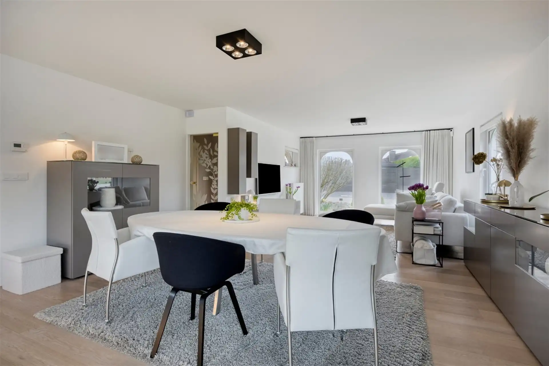 Rustig gelegen open bebouwing met moderne afwerking foto 5