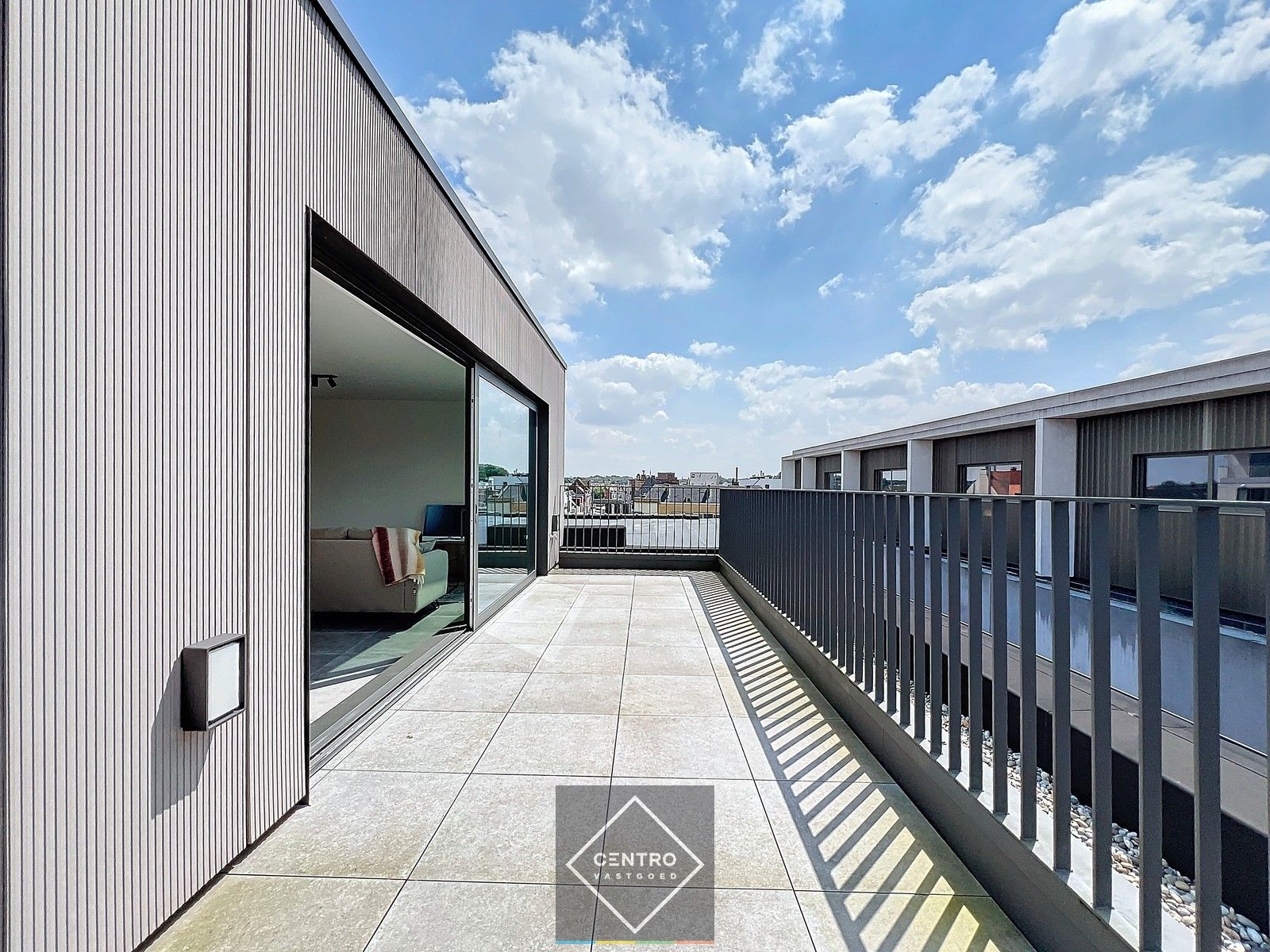 Penthouse (100m²) met RUIME terrassen (33m²) in kleinschalig project pal in het CENTRUM van Kortrijk ! Aankoop aan 6% BTW  mogelijk! foto 18