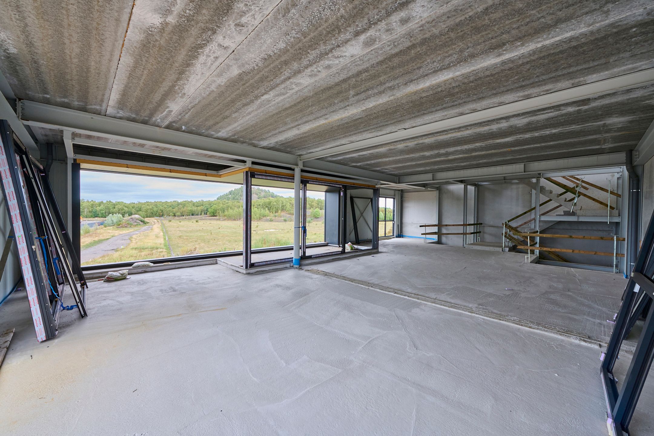 TE KOOP GENK: KMO-unit | kantoren | woonst - Kompellaan foto 14