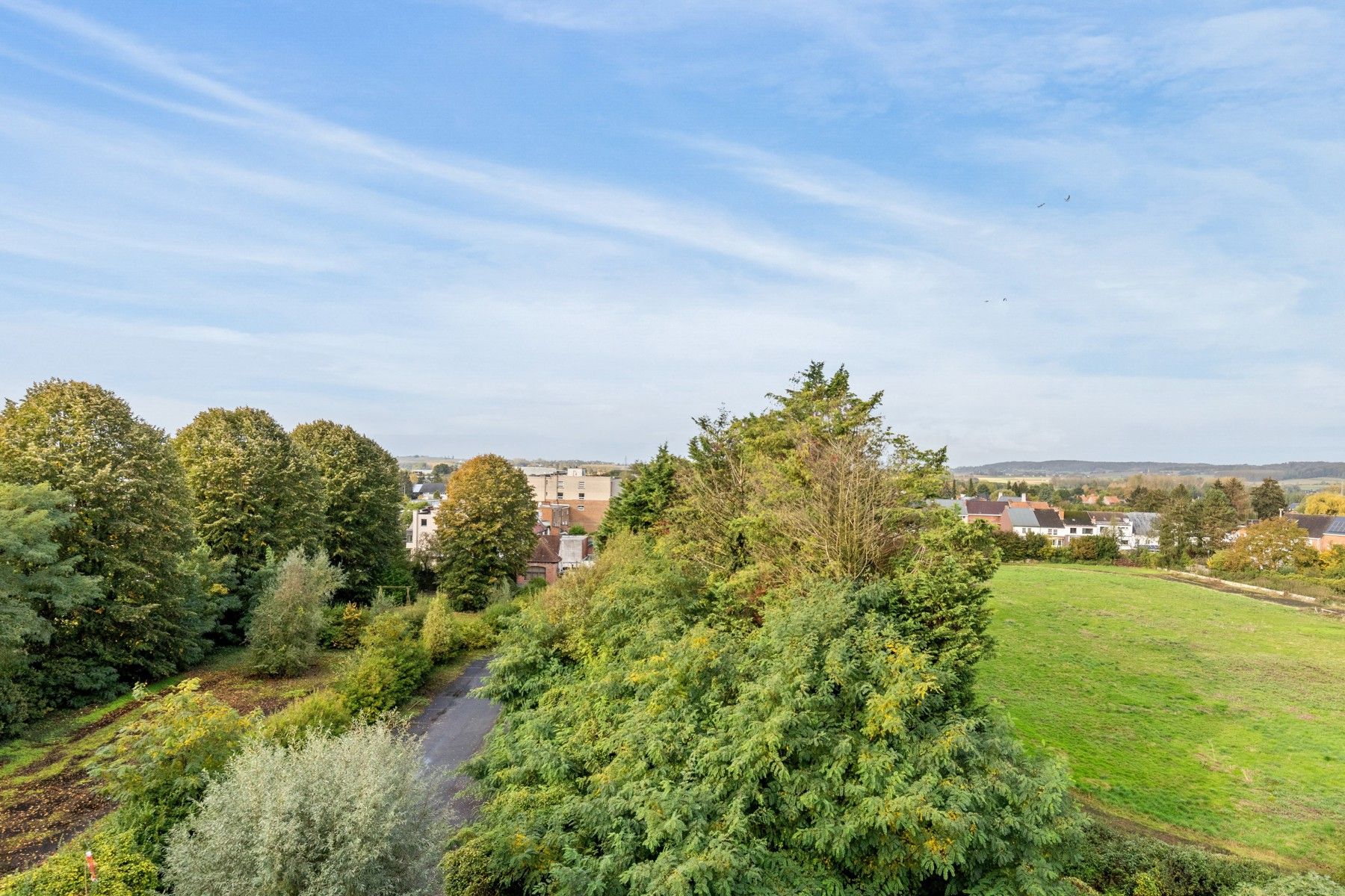 Volledig gerenoveerd GELIJKVLOERS appartement in Ronse! foto 17