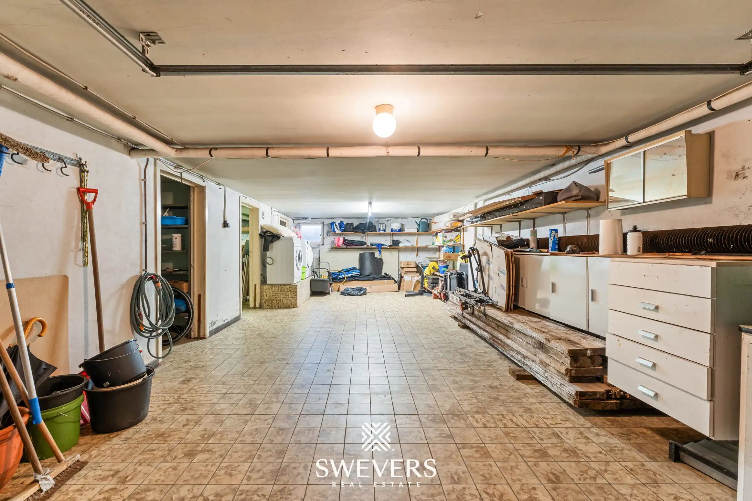 Uitstekend gelegen woning met 4 slaapkamers en mooie tuin foto 19