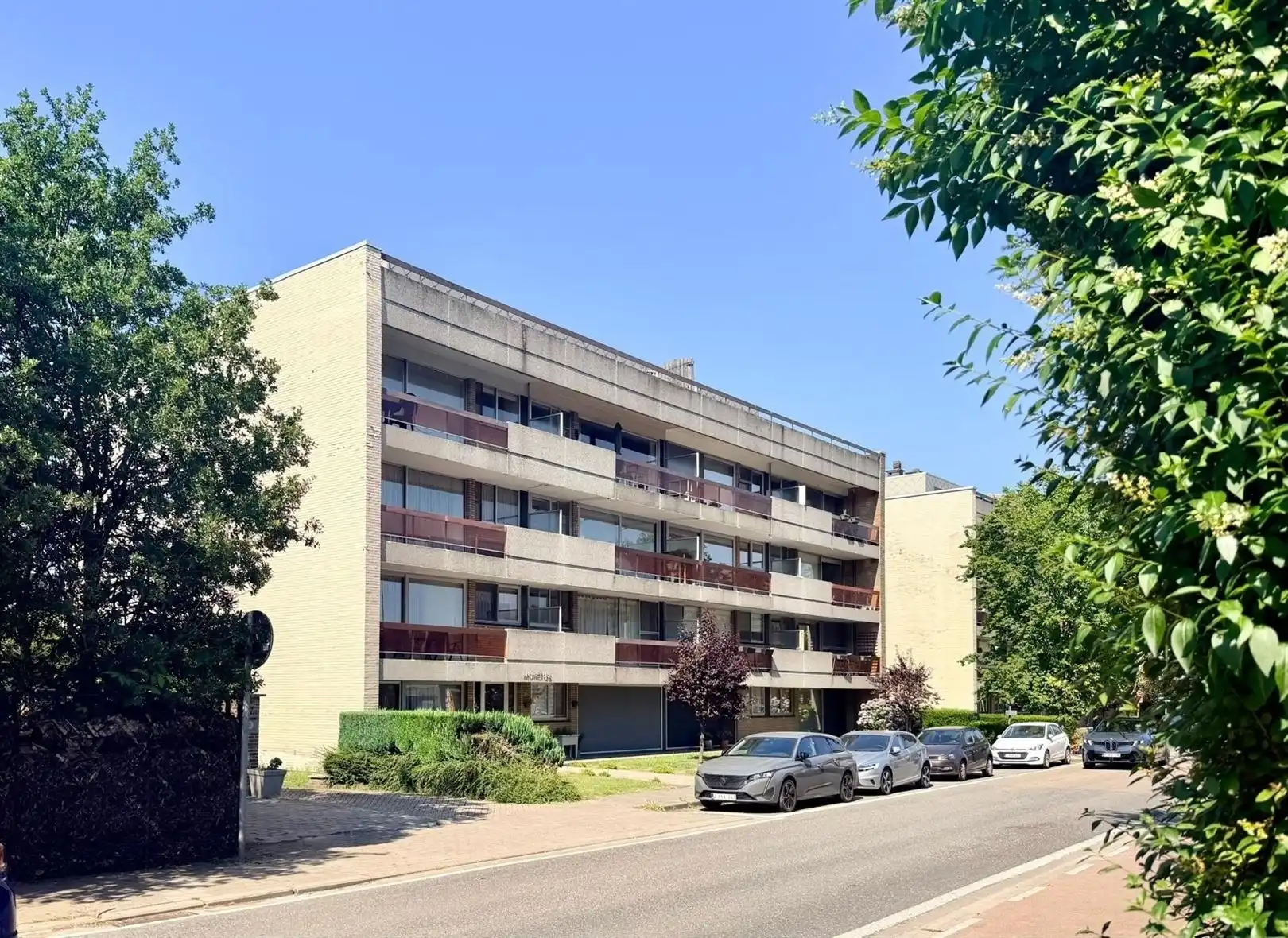 Lichtrijk hoekappartement met 2 slaapkamers en ruim overdekt terras op grens met HOVE foto 23