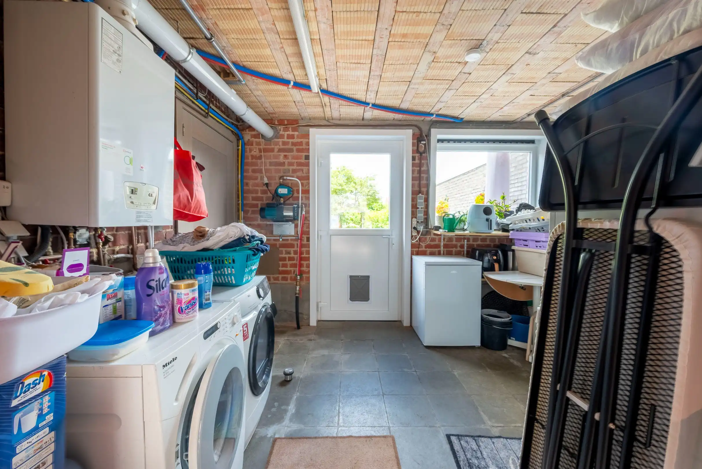 Ruime gezinswoning met tuin en garage. foto 11