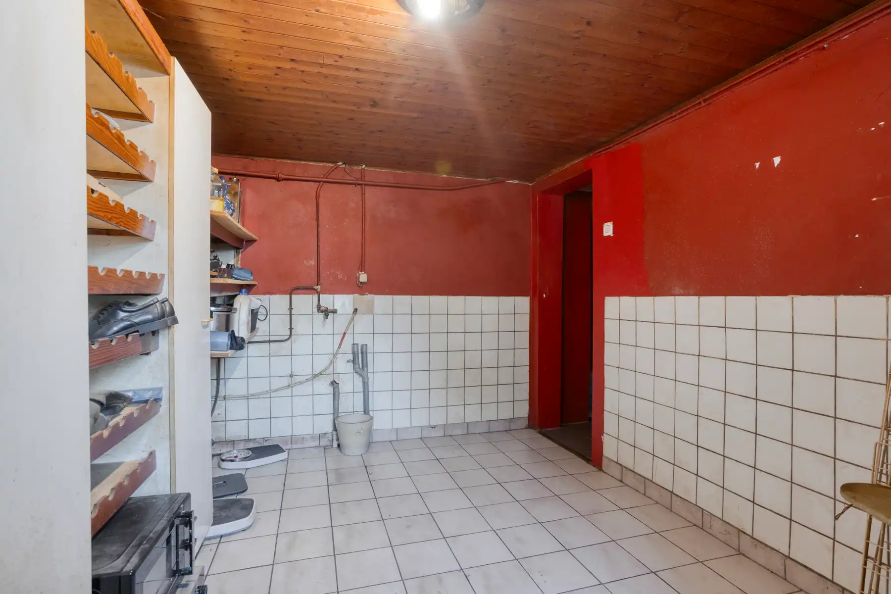 Te renoveren woning met zeer goede ligging! foto 13