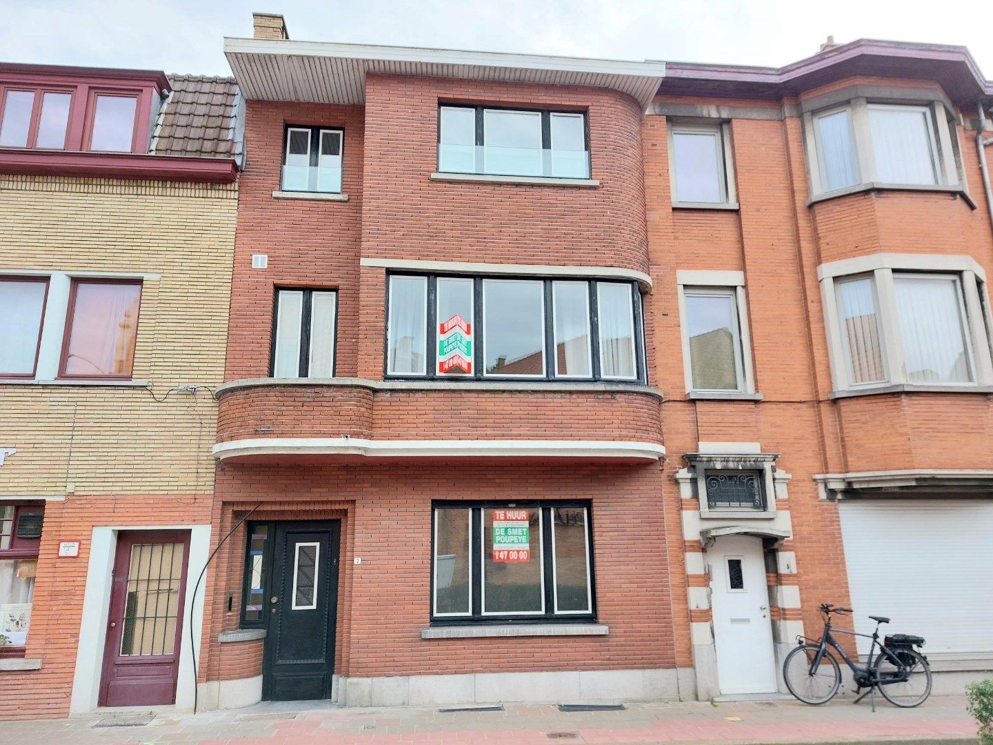 Ruime woning in art deco stijl foto {{pictureIndex}}