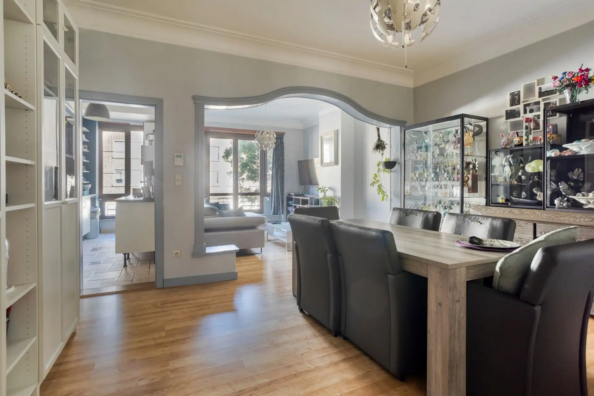 Instapklaar appartement met 2 slaapkamers en ruim terras foto 2