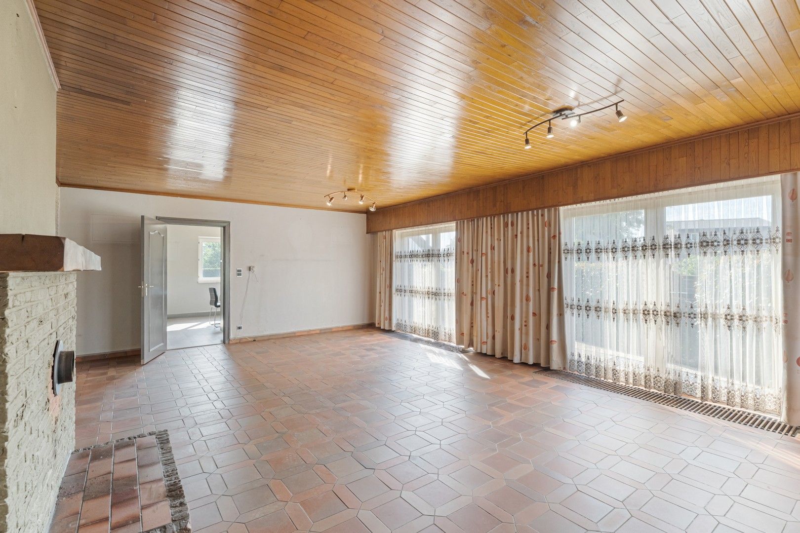 Te renoveren woning op 679 m² met zuidoostgerichte tuin, jouw project, jouw stijl foto 5