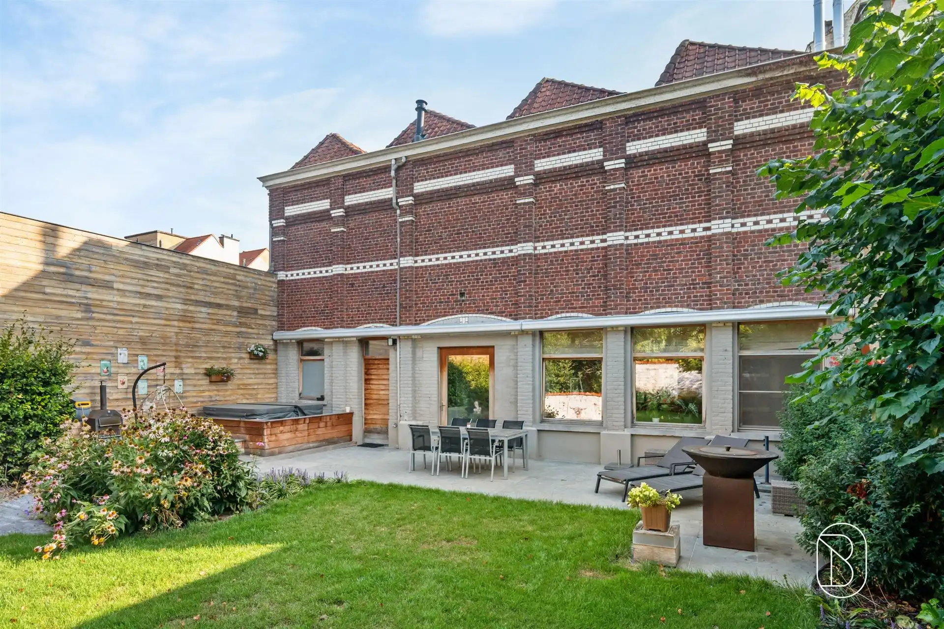 Statige herenwoning (met 2 wooneenheden) & mooie stadstuin foto 3