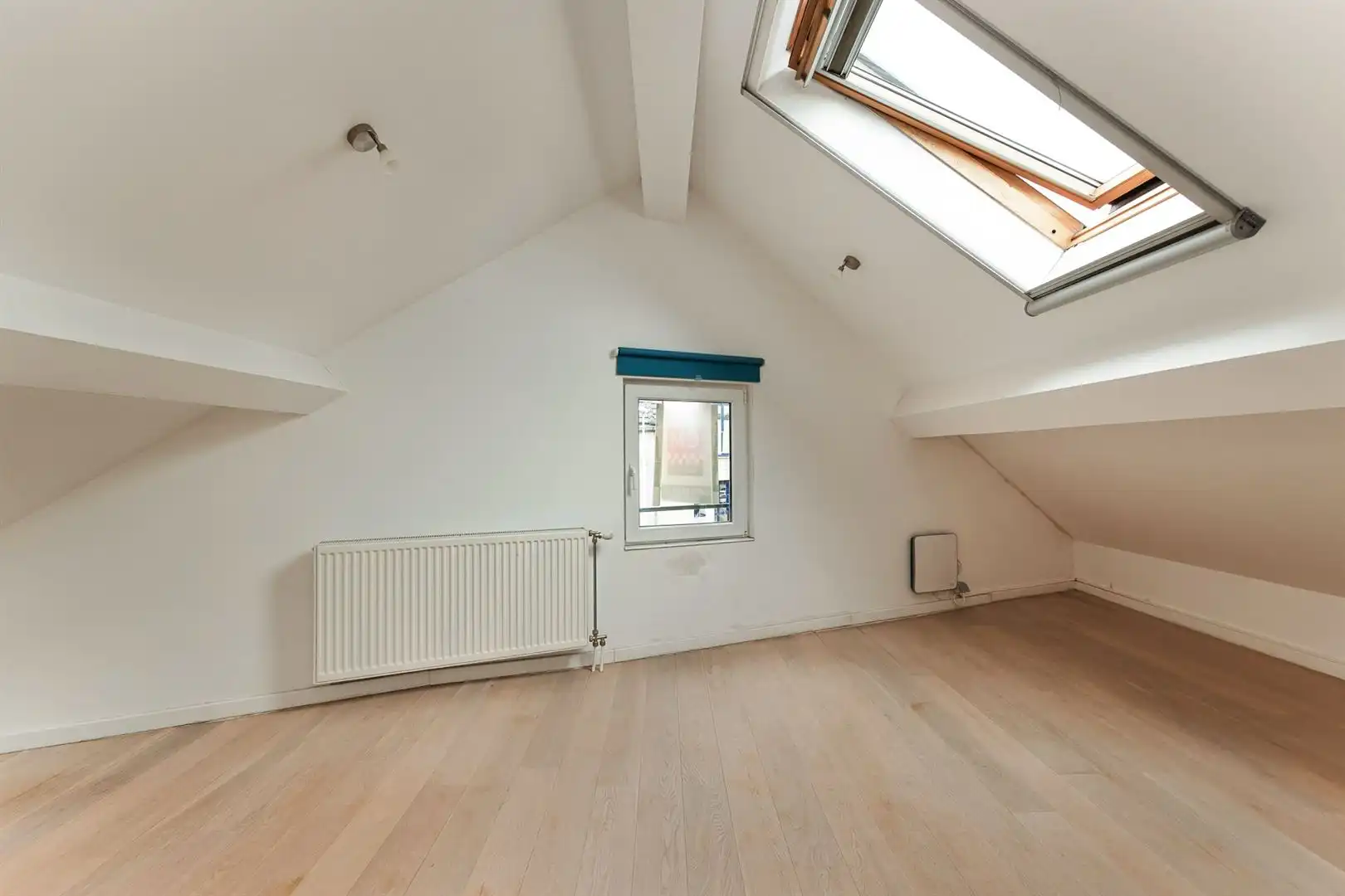 Gezellig dakappartement in een kleinschalig gebouw! foto 9